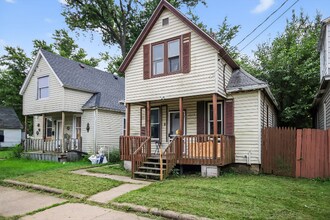 2210 W Wiswall St in Peoria, IL - Building Photo - Building Photo