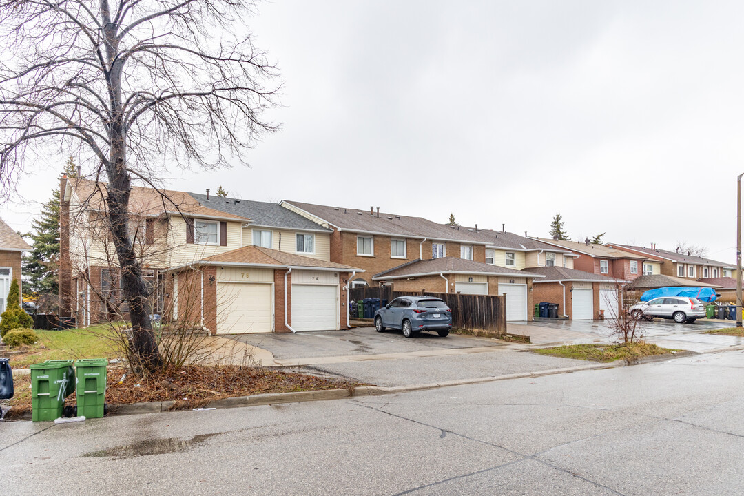 58 Copperwood Sq in Toronto, ON - Building Photo