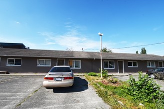 124 Mitchell St in Sumas, WA - Foto de edificio - Building Photo