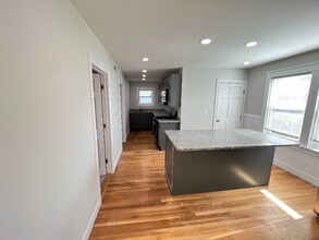 63 Jastram St in Providence, RI - Foto de edificio - Building Photo