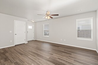 500 W Christopher Dr in Siloam Springs, AR - Building Photo - Building Photo