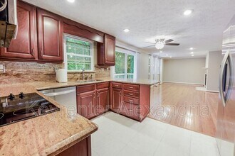 6410 Kings Landing Rd in Alexandria, VA - Building Photo - Building Photo