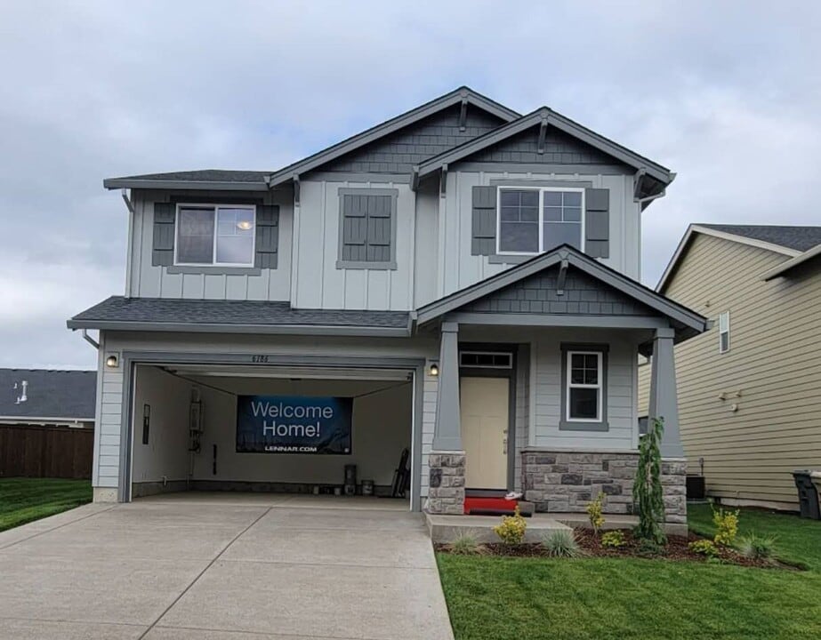 6186 Rebecca St SE in Albany, OR - Building Photo