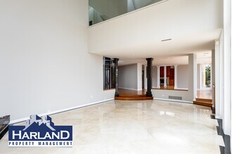 2610 Inyaha Ln in San Diego, CA - Building Photo - Building Photo