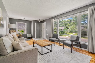 2425 Cavell Ave S in Minneapolis, MN - Building Photo - Building Photo