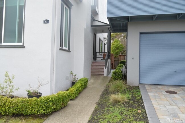 87 Lakemont Dr in Daly City, CA - Building Photo - Building Photo