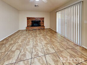 6908 W Denton Ln in Glendale, AZ - Foto de edificio - Building Photo