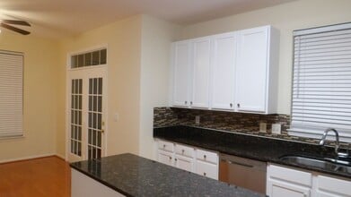 47086 Garrett Pl in Sterling, VA - Building Photo - Building Photo