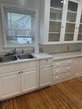 1229 Narragansett Blvd in Cranston, RI - Foto de edificio - Building Photo