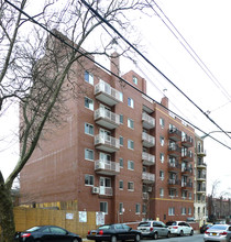 64-64 Wetherole St in Flushing, NY - Building Photo - Building Photo