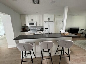702 NE 10th Ave in Boynton Beach, FL - Building Photo - Building Photo