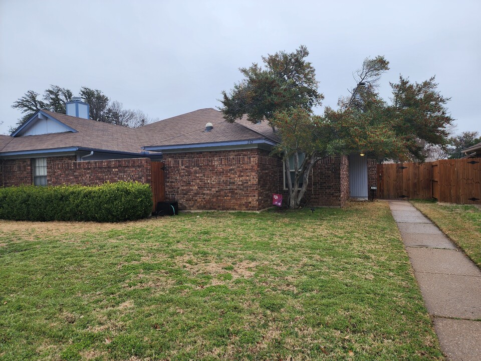 242 Willingham Dr in Coppell, TX - Building Photo