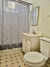 1007 W 74th St in Los Angeles, CA - Building Photo - Building Photo