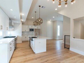 3821 N Braeswood Blvd in Houston, TX - Building Photo - Building Photo