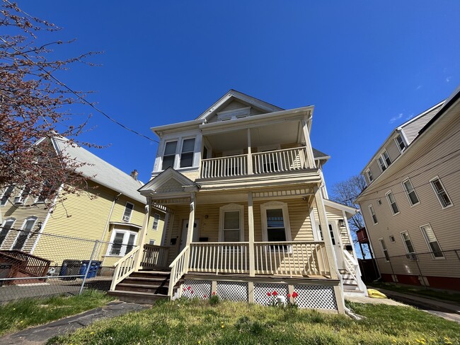 71 Dickerman St in New Haven, CT - Building Photo - Building Photo