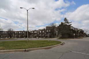 1-26 Buddleswood Ct in Toronto, ON - Building Photo