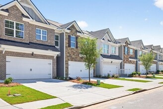 3121 Greyton Dr in Buford, GA - Foto de edificio - Building Photo