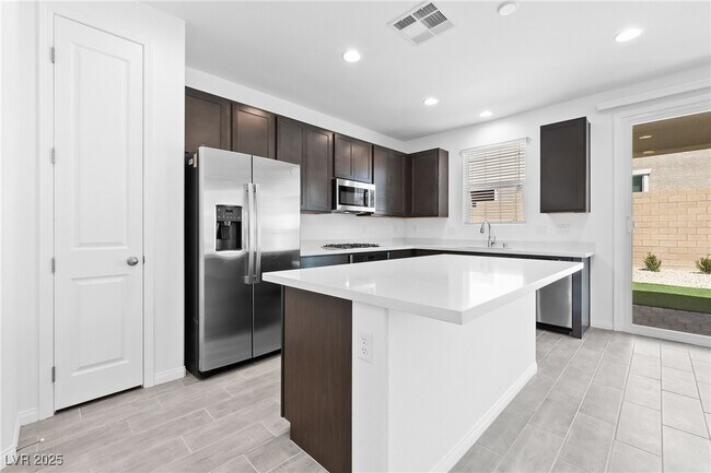 966 Ferodale Ave in North Las Vegas, NV - Building Photo - Building Photo