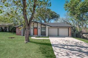 7809 Hollow Oak in Live Oak, TX - Building Photo