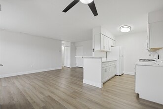 Crossings at Stanbridge in Lansdale, PA - Foto de edificio - Building Photo