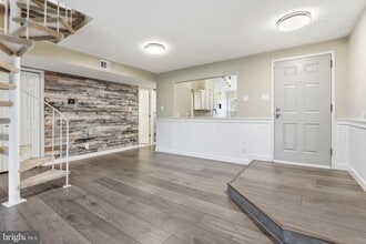 20309 Beaconfield Terrace in Germantown, MD - Building Photo - Building Photo