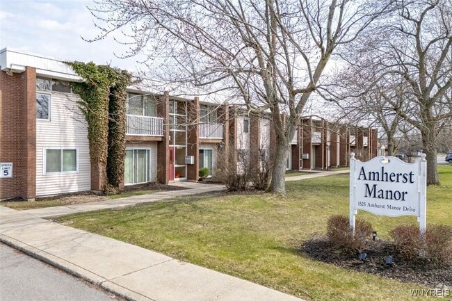 property at 1525 Amherst Manor Dr