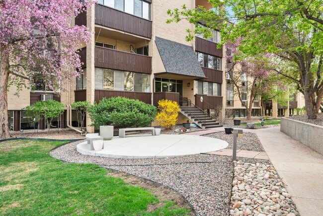 7040 E Girard Ave in Denver, CO - Building Photo - Building Photo