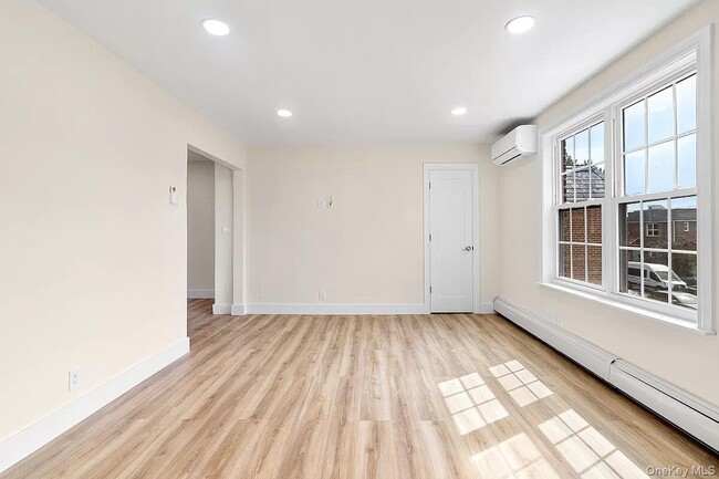 20-44-44 23rd St in Queens, NY - Building Photo - Building Photo