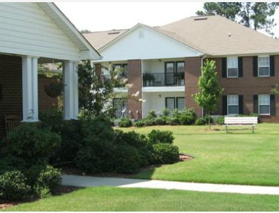 Saratoga Court in Summerville, GA - Foto de edificio