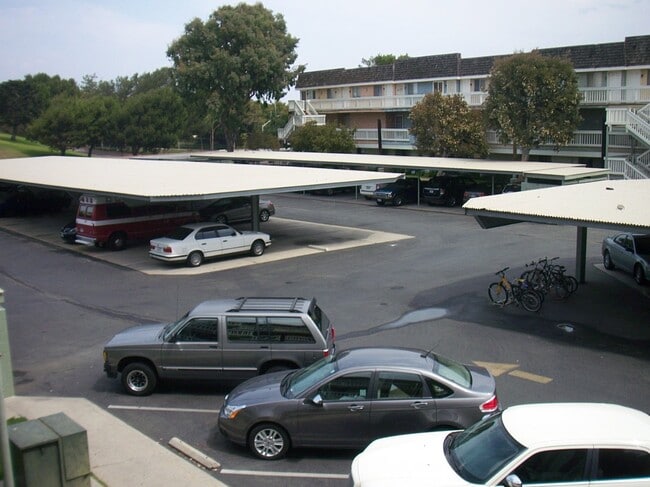 380 E Surfside Dr, Unit 380 in Port Hueneme, CA - Building Photo - Building Photo