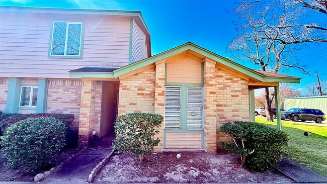 1927 Country Village Blvd in Humble, TX - Building Photo - Building Photo