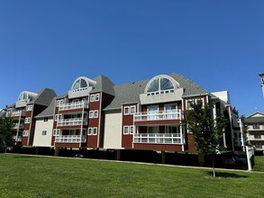 202 E Chalmers in Champaign, IL - Building Photo - Interior Photo