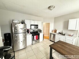 17 Sachem St, Unit 3 in Boston, MA - Building Photo