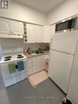 130 Baldwin St in Toronto, ON - Building Photo