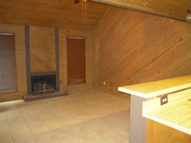 24605 Pools Creek Dr in Huntsville, TX - Building Photo - Building Photo