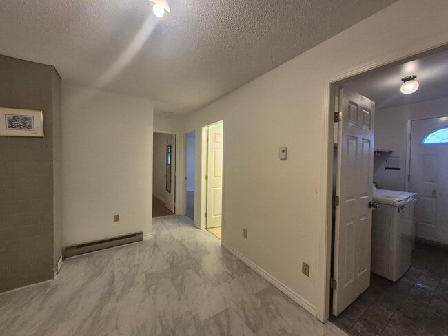 6164 Somenos Rd in Duncan, BC - Building Photo - Building Photo