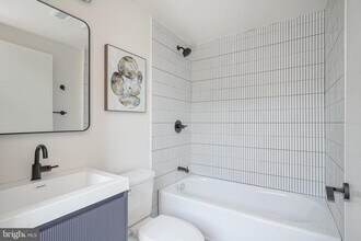 1301 Bainbridge St in Philadelphia, PA - Building Photo - Building Photo