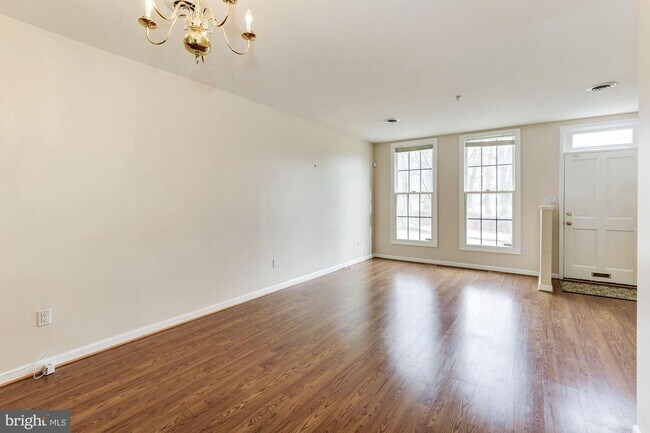 512 St Mary St photo'