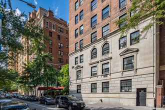 333 E 68th St in New York, NY - Building Photo - Building Photo