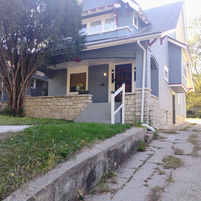 property at 2914 Bales Ave