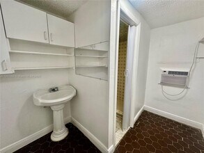2306 NW Flagler Terrace in Miami, FL - Building Photo - Building Photo