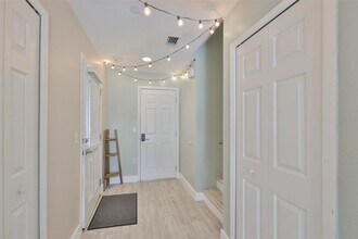 1307 Salem Orchard Ln in Brandon, FL - Building Photo - Building Photo