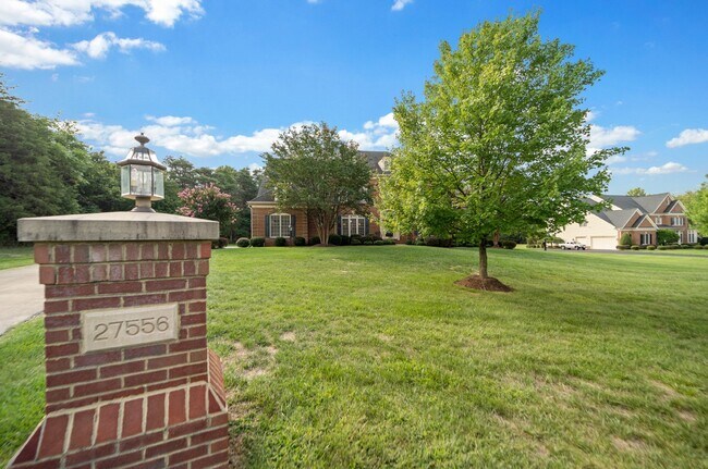 27556 Paddock Trail Pl in Chantilly, VA - Building Photo - Building Photo