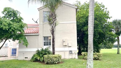 10919 Mainsail Dr in Hollywood, FL - Building Photo - Building Photo