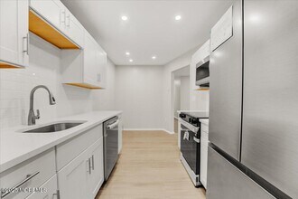 178 Amberly Dr in Englishtown, NJ - Building Photo - Building Photo