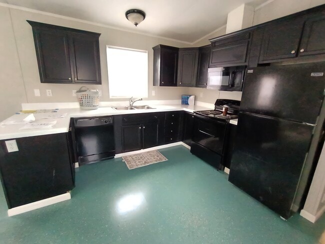 9 Deerwood Park, Unit J61 in Centralia, IL - Building Photo - Building Photo