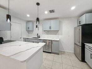 429 Morgan Cir S in Lehigh Acres, FL - Building Photo - Building Photo