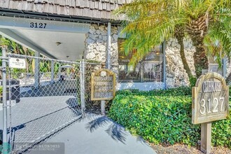 3125 Oakland Shores Dr in Oakland Park, FL - Building Photo - Building Photo