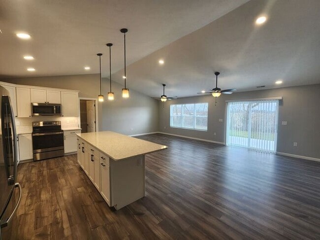 3664 Joy Cir E in Terre Haute, IN - Building Photo - Building Photo