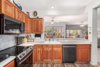 16215 W Desert Winds Dr in Surprise, AZ - Building Photo - Building Photo